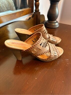 PIKOLINOS Tan Leather Cutout Heeled Mules